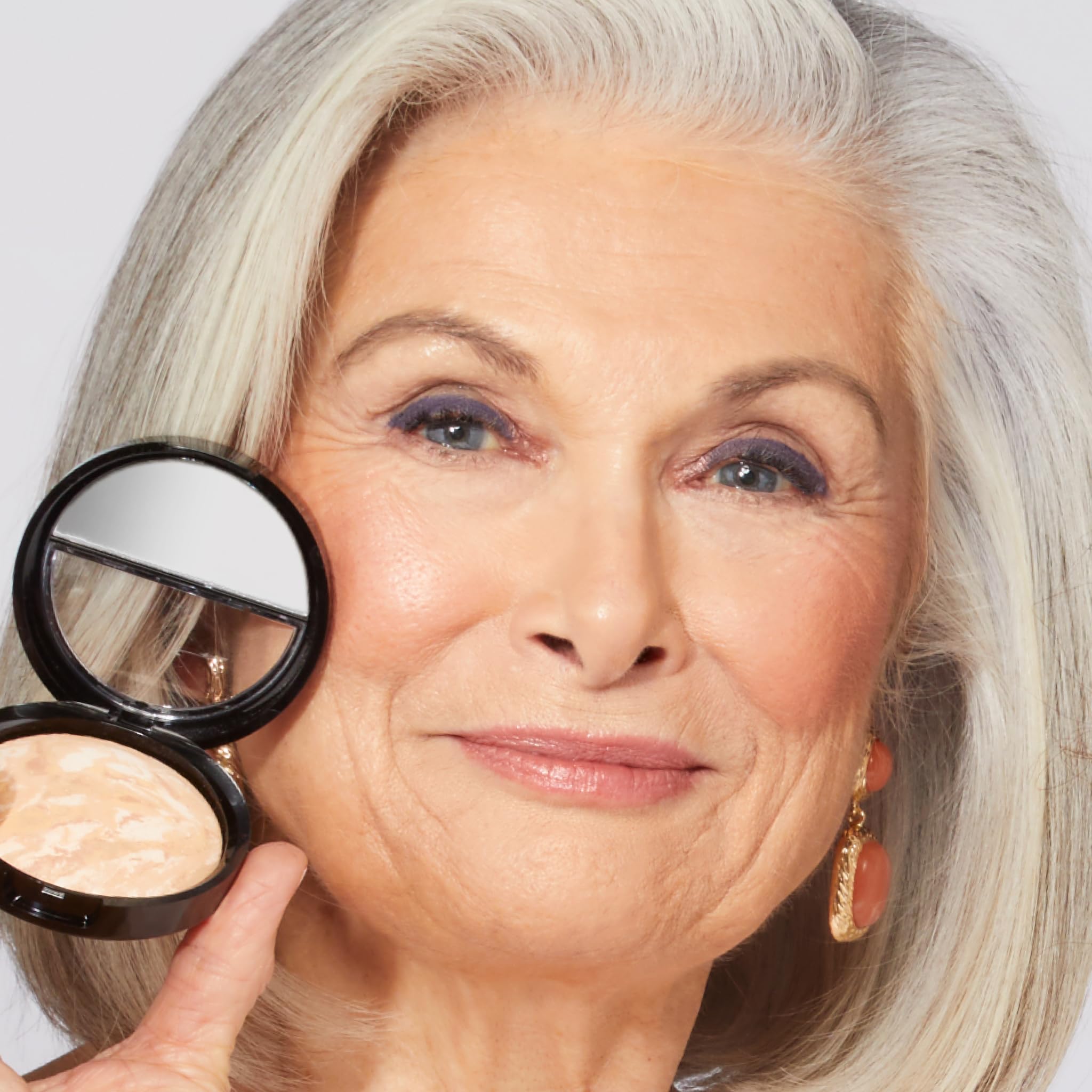 LAURA GELLER Baked Balance-N-Glow Illuminating Color Correcting Foundation - Light - Retractable Airbrush Kabuki Brush (2 PC) - Image 9