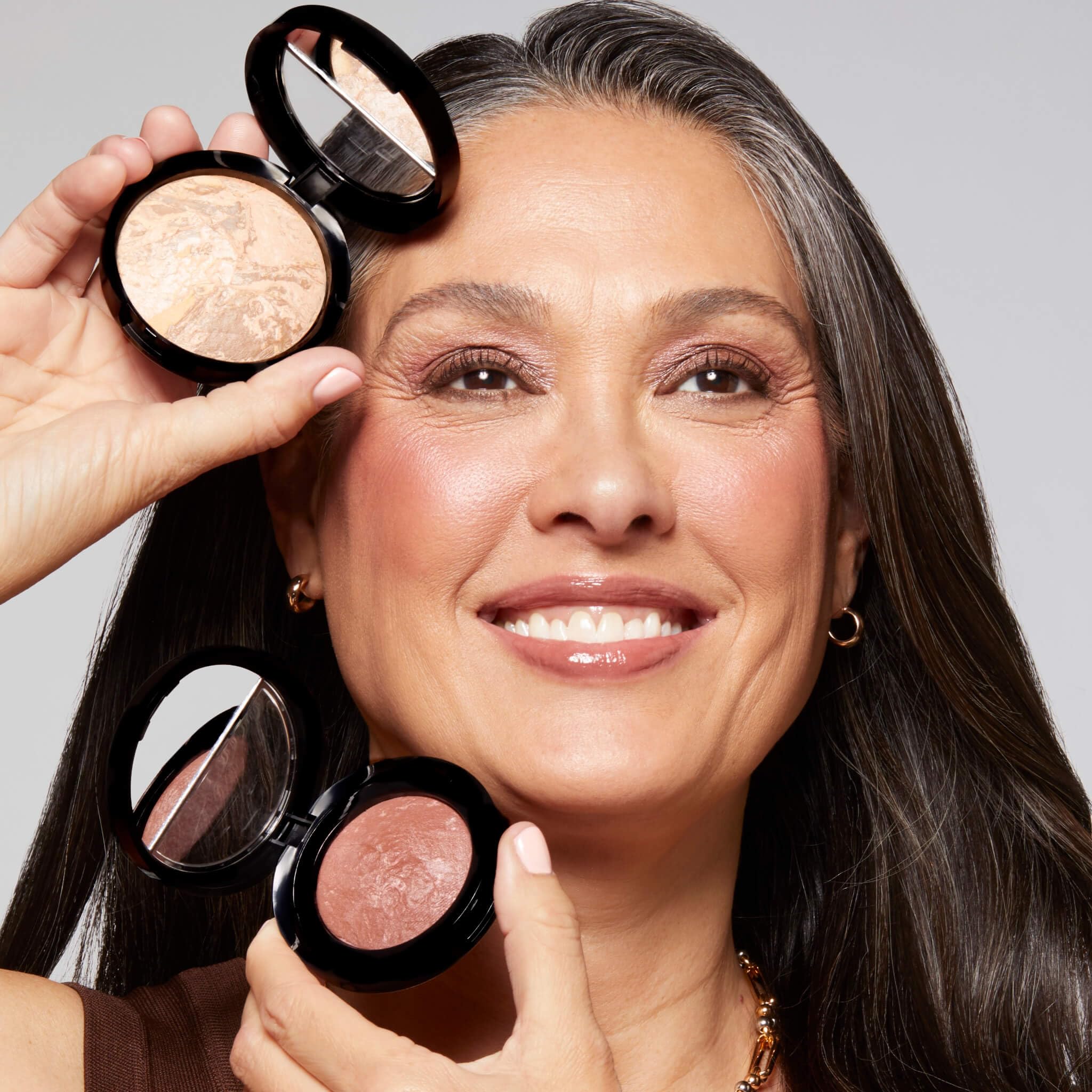 LAURA GELLER NEW YORK Baked Balance-N-Glow Illuminating Powder Foundation, Medium + Retractable Kabuki Brush + Baked Blush-N-Brighten, Pink Grapefruit - Image 6