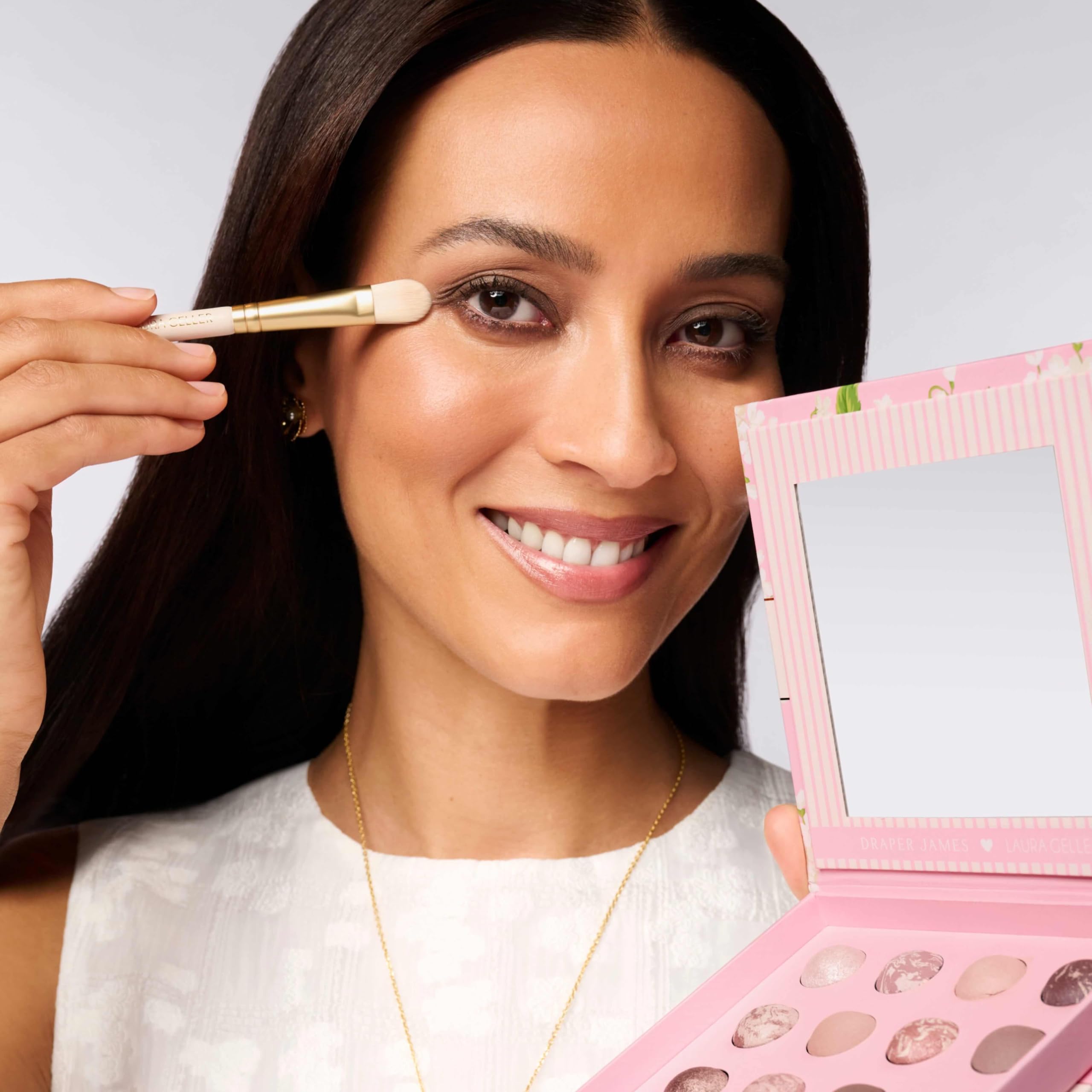 LAURA GELLER NEW YORK Dual-Ended Eyeshadow Brush – Flat Packing & Fluffy Blending Brush for Baked & Pressed Eyeshadow – Limited Edition Draper James Design - Image 8