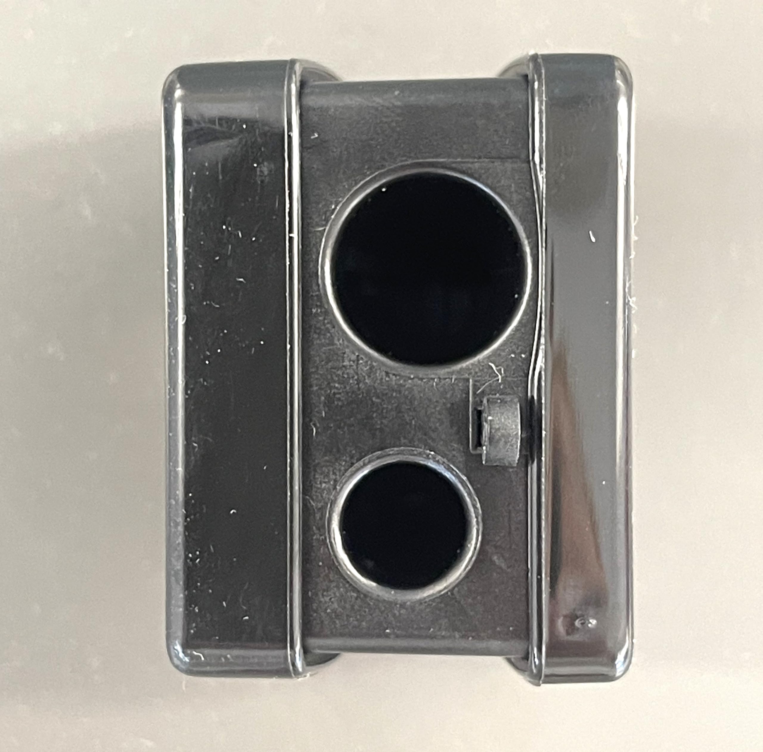 LAURA GELLER NEW YORK Eye + Lip Cosmetic Pencil Sharpener - Easy to Clean - Eyeliner, Lip Liner and Eyebrow Pencil Sharpener - Image 6