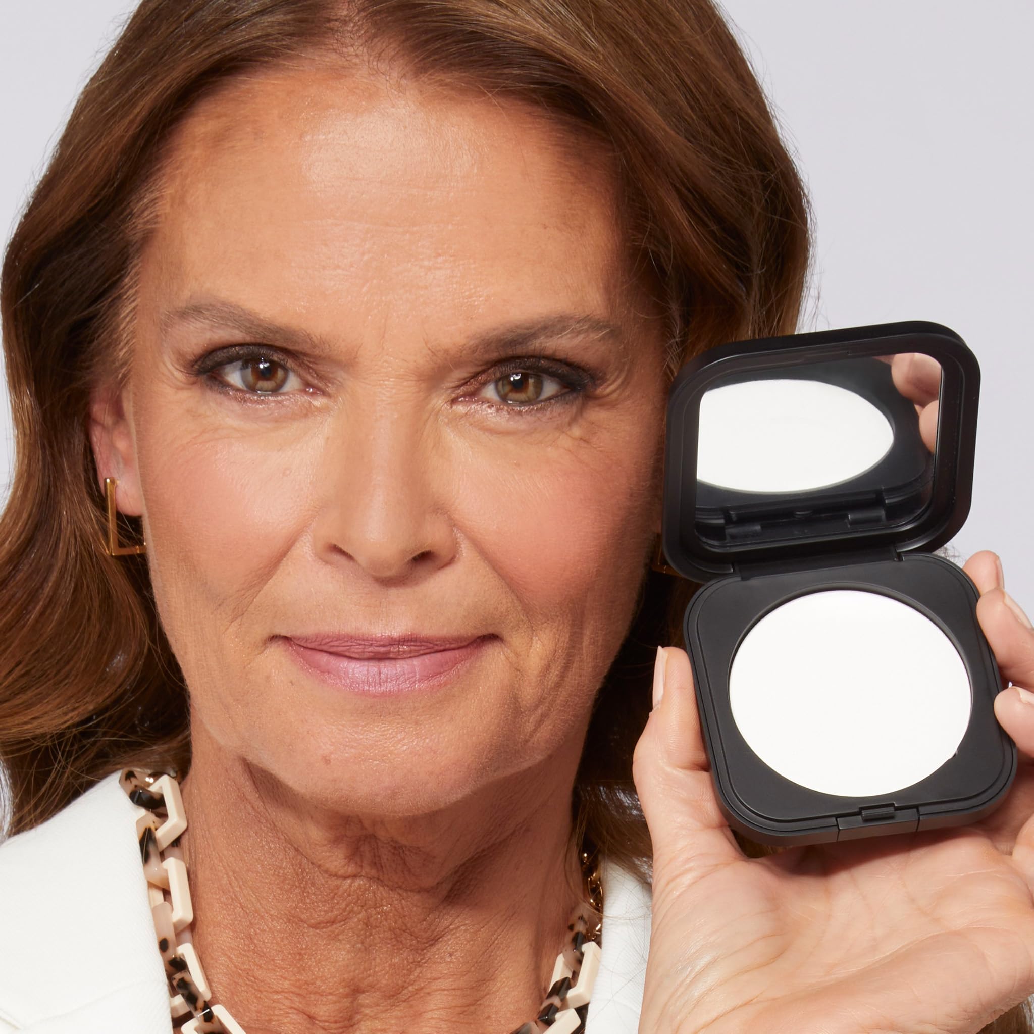 LAURA GELLER NEW YORK Double Take Liquid Natural Matte Foundation, Tan + Matte Maker Advanced Transulent Oil Blotting Powder - Image 7